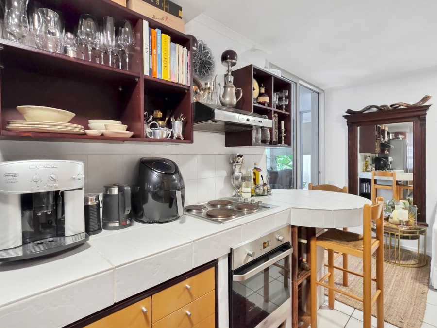 1 Bedroom Property for Sale in Fresnaye Western Cape